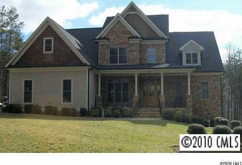 3rd image of 165 Tennessee Cir