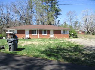 402 Redbud Ln, Clarksville, TN 37043