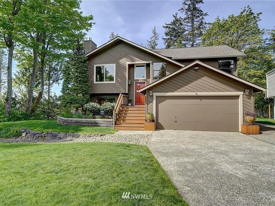 1st image of 1827 210th Ct NE
