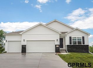17020 Craig St, Bennington, NE 68007