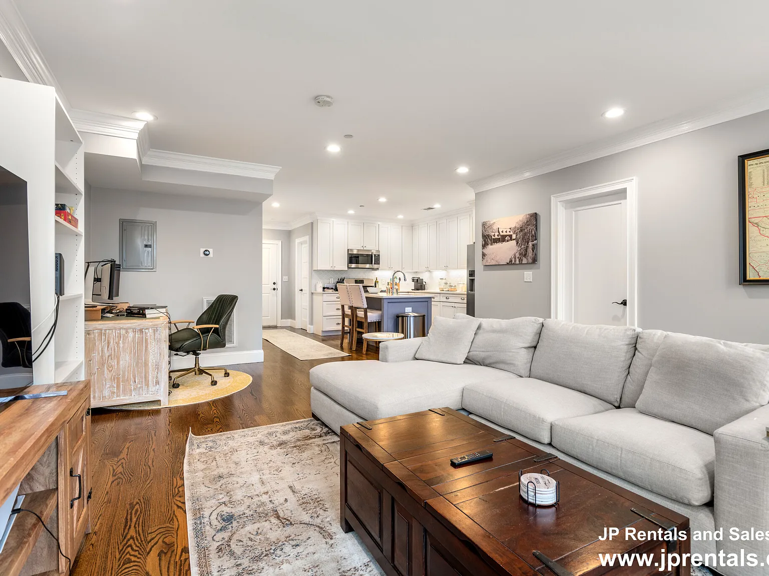 2 bed, 2.0 bath, 1086 sqft, $3,700 — Photo 2