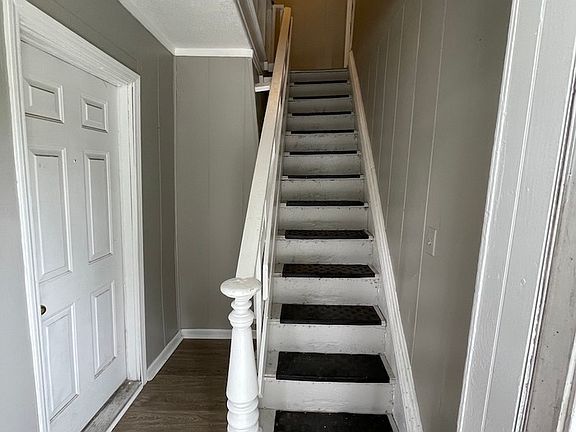 3rd image of 653 Broadway Ave NW #3