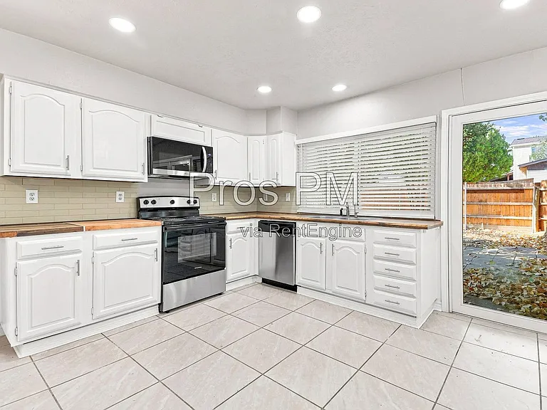 5281 Reed Dr — Photo 7
