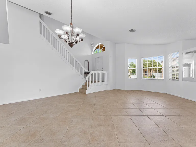 15350 NW 6th Ct — Photo 4