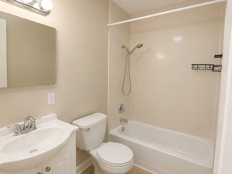 1518 S Kickapoo Ave — Photo 9