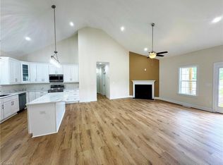 129 Legacy Ln, Eden, NC 27288
