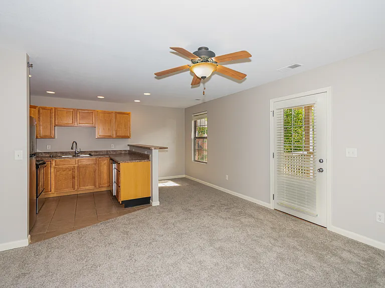 Prairie Vista Apartments — Photo 13