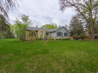 475 Tanglewood Dr, Shoreview, MN 55126