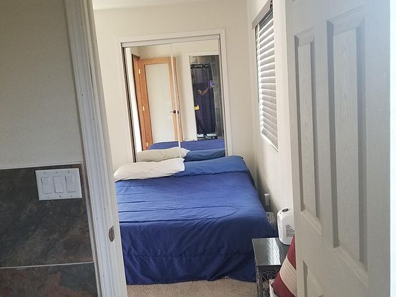3rd image of 219 Sunburst St