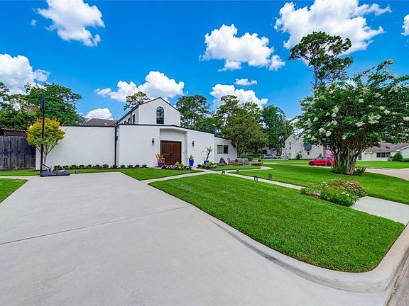 2nd image of 331 Gershwin Dr