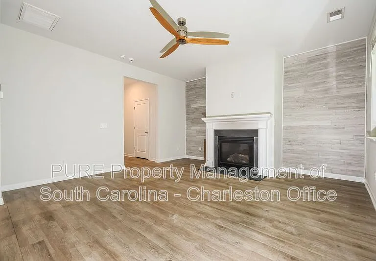 2641 Alamanda Dr — Photo 3