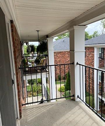 2nd image of 3303 Colonial Manor Cir Unit 5B