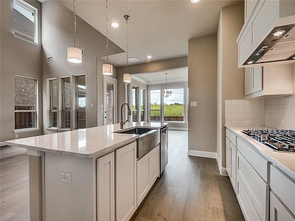 4th image of 3440 Begonia Ln