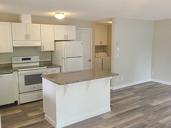 4th image of 3211 26th Ave NE Unit C