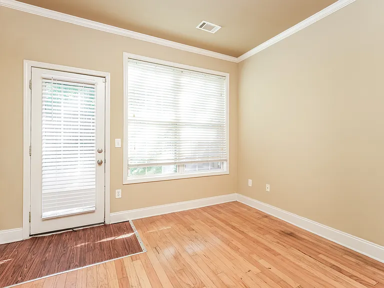 4431 Dallis Ct — Photo 11