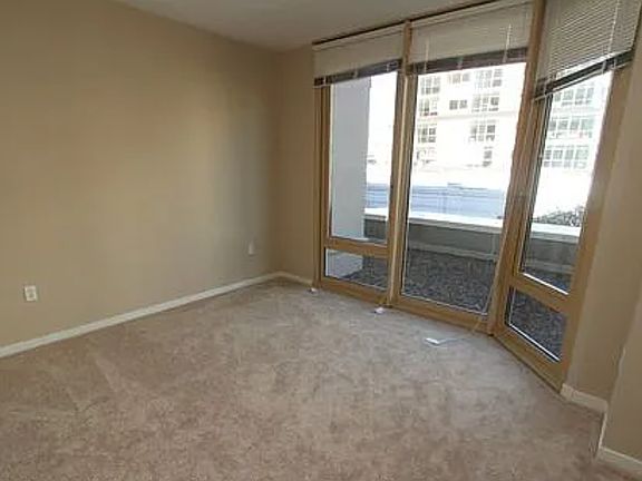 3rd image of 88 King St Unit 323