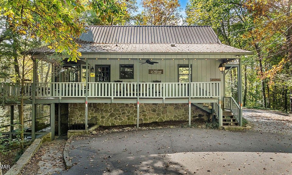 1st image of 3227 Holly Ln