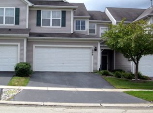 2968 Langston Cir, St Charles, IL 60175