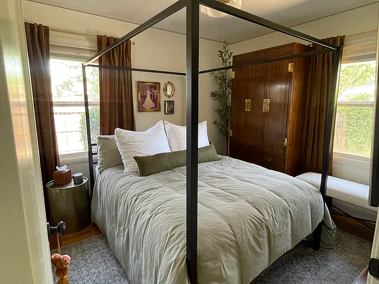 Guest bedroom
