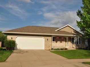 3200 S Blueberry Ln, Appleton, WI 54915