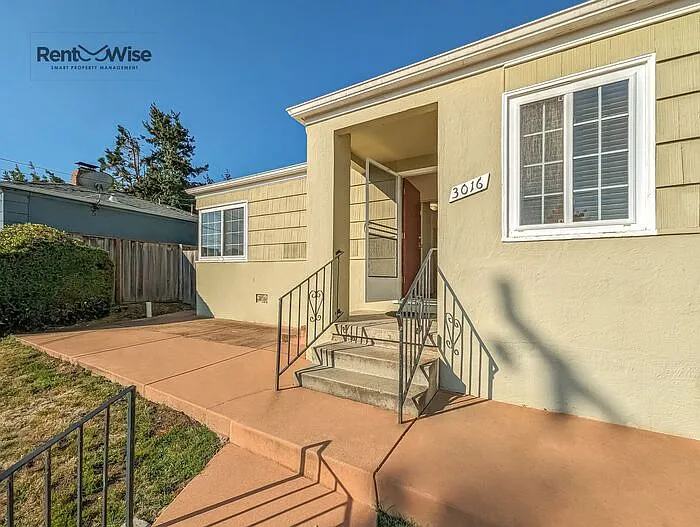 3016 Del Ray St — Photo 2