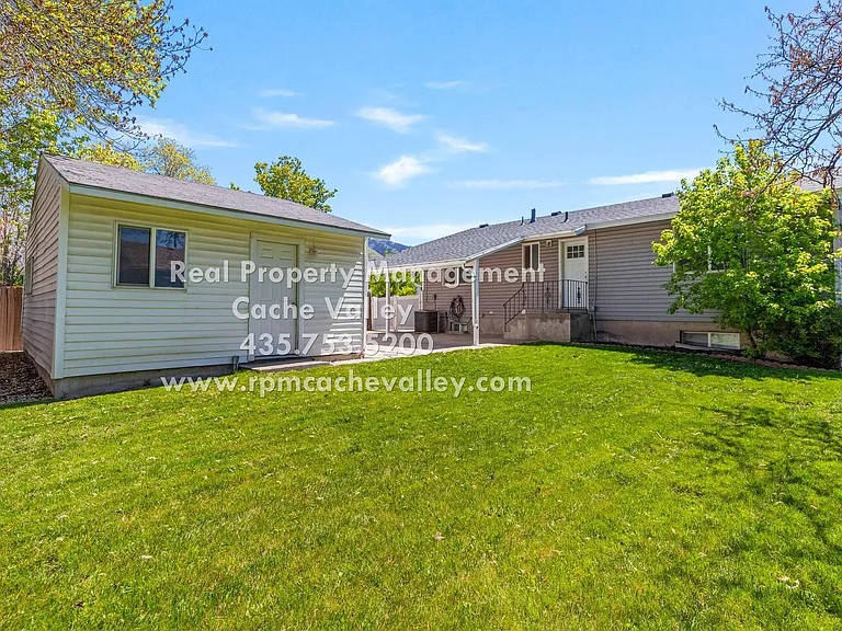 415 E 1150 N — Photo 15