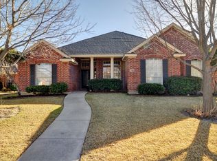 7626 Woodhaven Dr, North Richland Hills, TX 76182