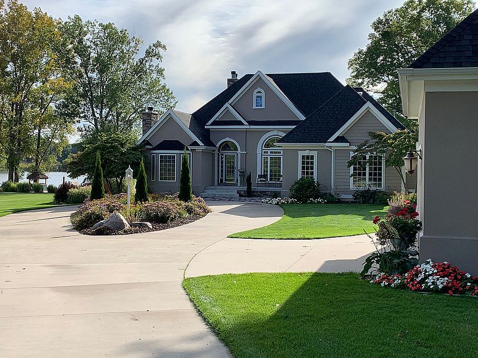 1st image of 15060 Willowwood Ct