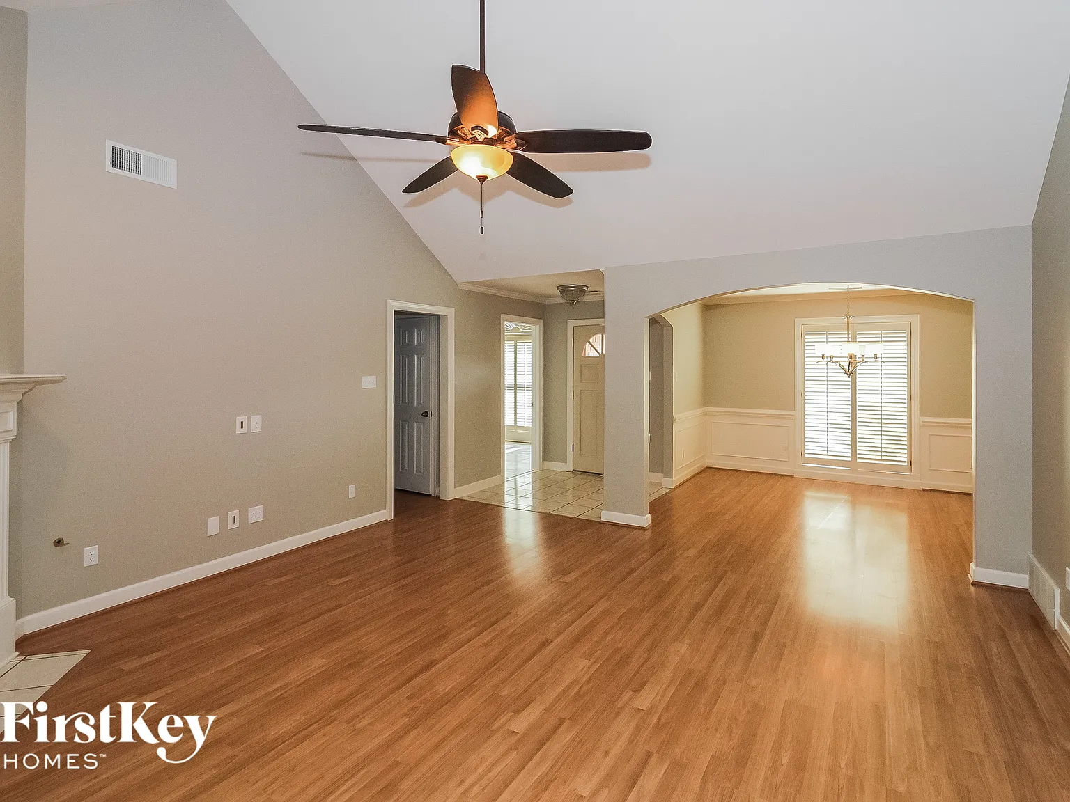 3 bed, 2.0 bath, 1882 sqft, $2,130 — Photo 2