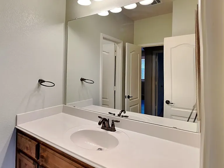226 Knapford Sta — Photo 15