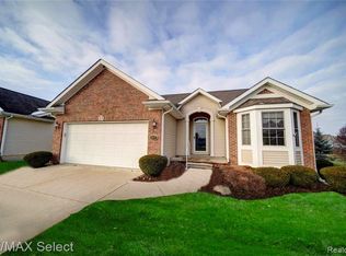 1171 Creekside Ct, Burton, MI