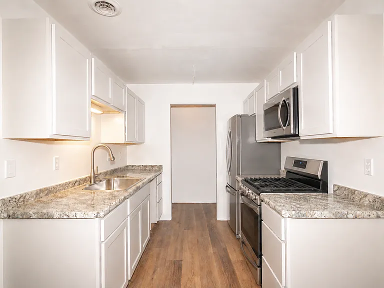 31 Hart Rd #2 — Photo 1