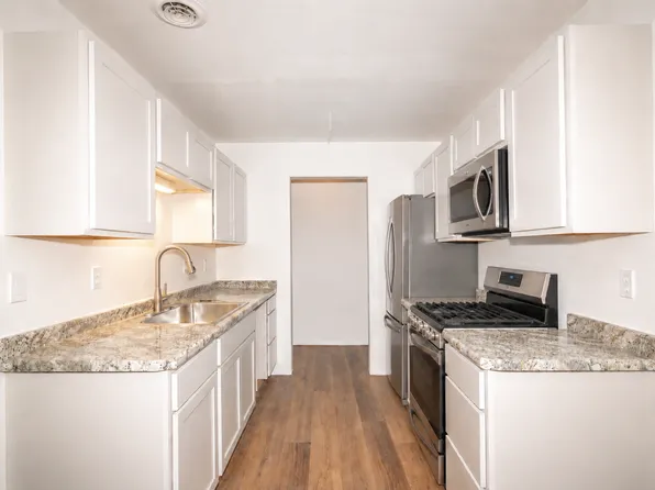 31 Hart Rd APT 2, Sun Prairie, WI 53590