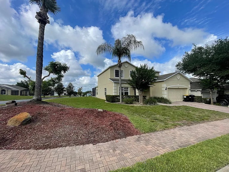201 Kensington Dr — Photo 4