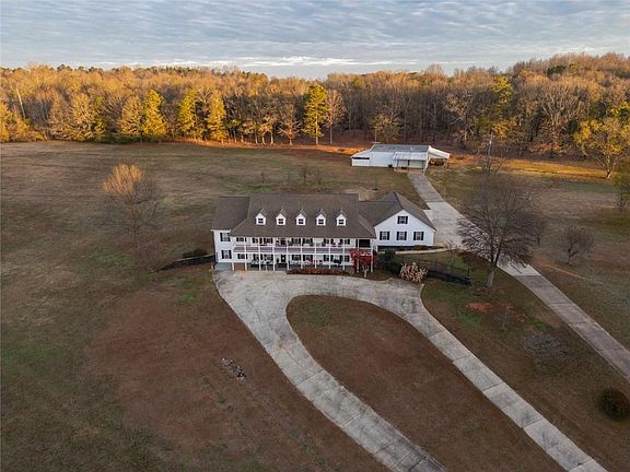 2nd image of 2440 Deadwyler Rd