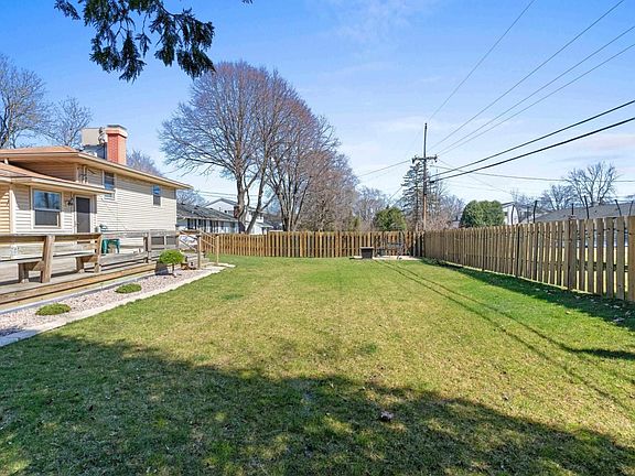 3rd image of 504 Hilltop Dr