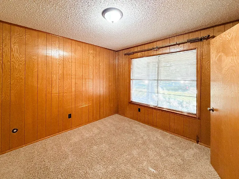 3708 Holland Dr — Photo 6