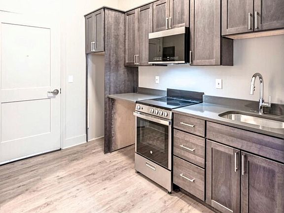2nd image of 530 Broadway #104
