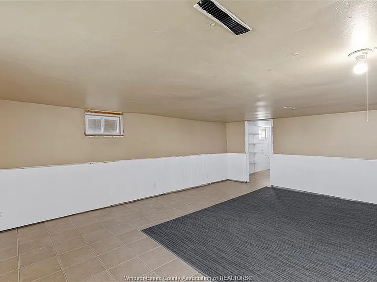 76 Texas Rd — Photo 24