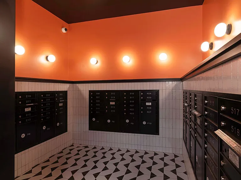 CHRONICLE: Stylish Wallingford Studios with Full Appliance Package & Premium Amenities — Photo 32
