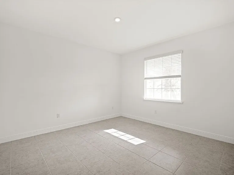 6185 Moonrise Dr — Photo 41