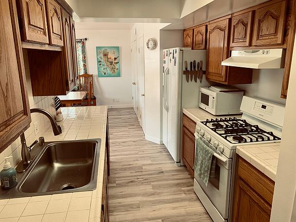 4th image of 11318 Utopia Ave