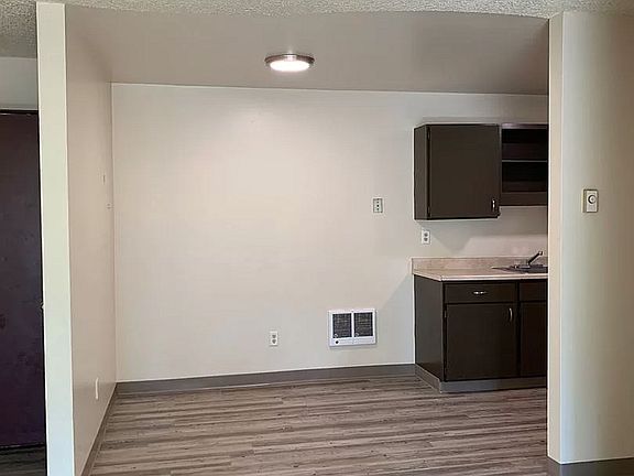 3rd image of 1695 Oak St APT 19