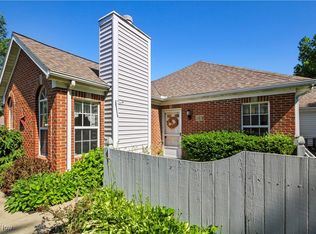31 Stratford Green Dr APT 3, Canfield, OH