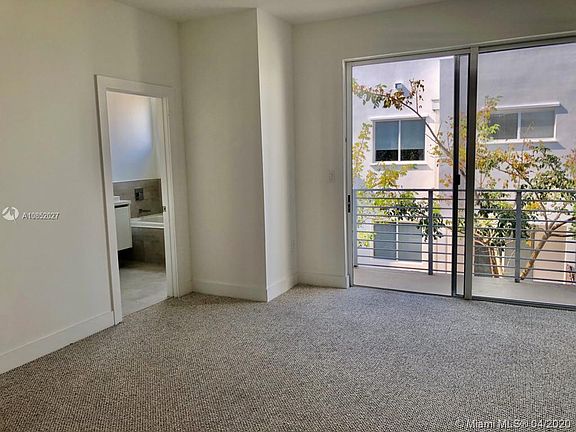 5th image of 10253 NW 72nd St