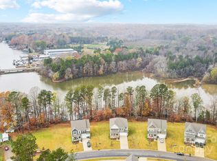 183 Hamptons Cove Rd, Troutman, NC 28166