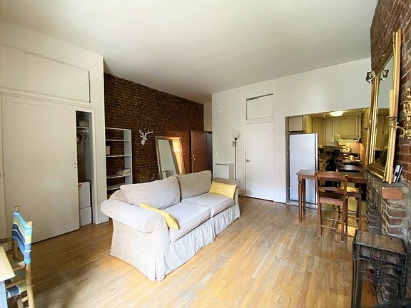 3rd image of 42 W 83rd St #3A