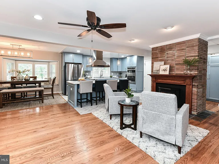 14 Oak Ln — Photo 12
