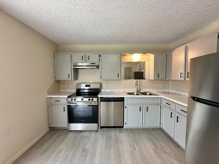 4807 Rainbow Cir — Photo 9
