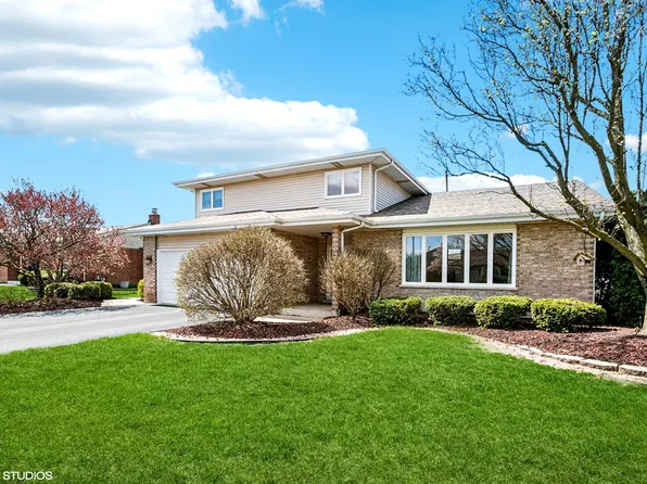 681 Vanderbilt Dr, New Lenox, IL 60451